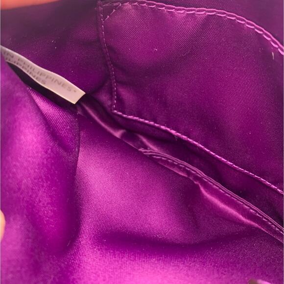 COACH Patent Leather Purple Heart Wristlet - Picture 4 of 8